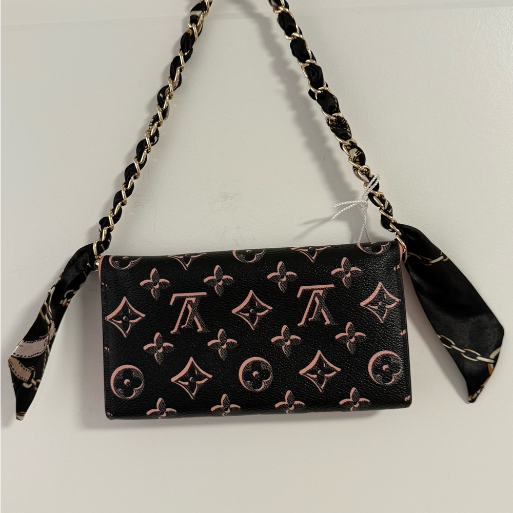 Louis Vuitton One-of-a-Kind Black and Pink Sarah Wallet on Special Woven Chain - Picture 2 of 5